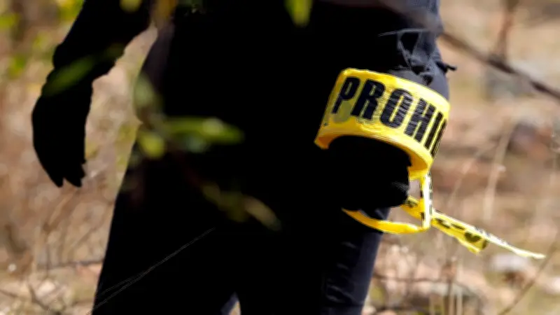 Hallan fosa clandestina con restos óseos en el Mercado Morelos de Puebla