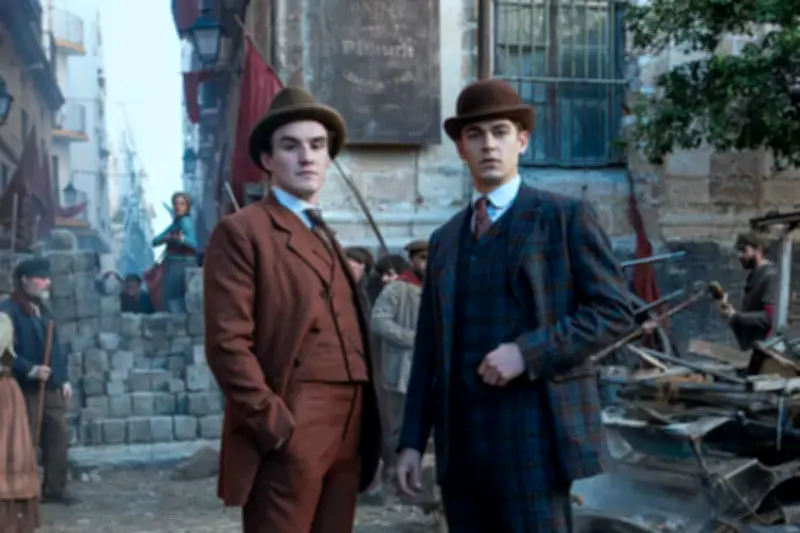 Hero Fiennes Tiffin y Zine Tseng protagonizarán 'El Joven Sherlock' en 2026