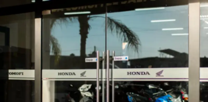 Honda suspende operaciones en Jalisco tras violencia por caída de 'El Mencho'