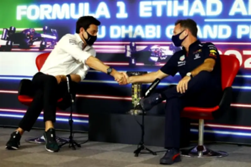 Horner revela mensaje de Wolff tras su salida de Red Bull en la F1