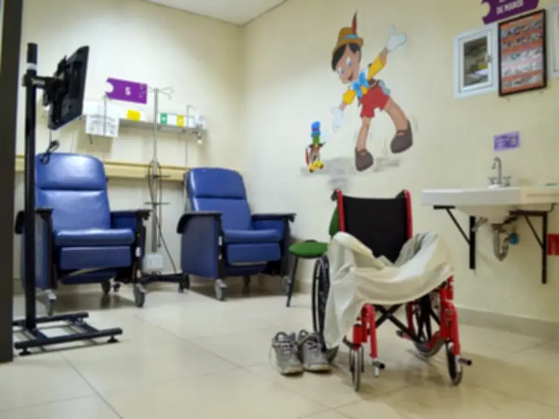 Hospital del Edomex atiende a 150 menores con cáncer infantil en unidad especializada