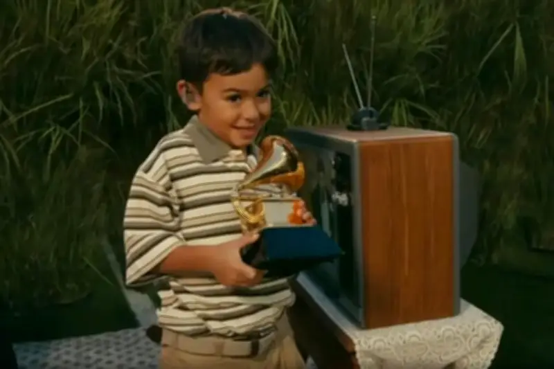 Identidad del niño que actuó con Bad Bunny en su show es revelada públicamente