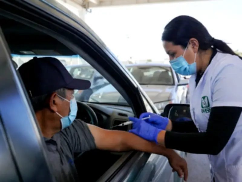 IMSS Jalisco instala macromódulo de vacunación Drive Thru en Tonalá para fortalecer la salud pública