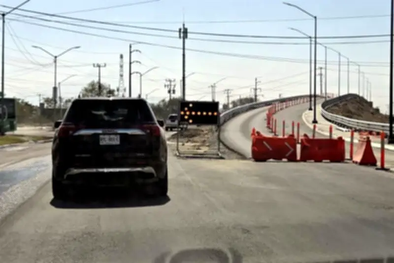 Inauguran puente vial en Apodaca, Nuevo León, para la foto oficial