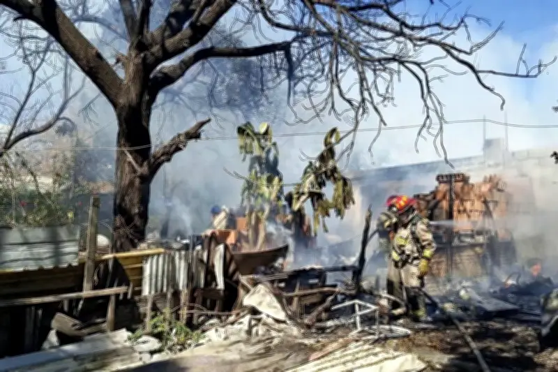 Incendio en dos tejabanes causa alarma en la comunidad