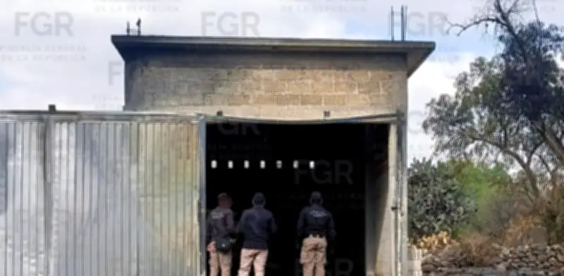 Incendio en Hidalgo revela centro clandestino de combustible y huachitúnel
