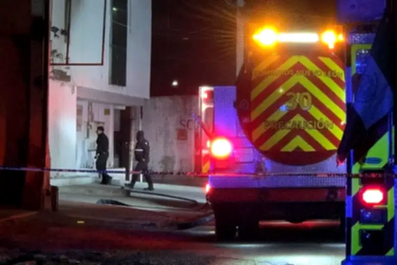 Incendio en hotel abandonado de Monterrey: Dana provoca emergencia en zona industrial