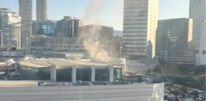 Incendio en restaurante de Santa Fe es controlado por bomberos sin lesionados