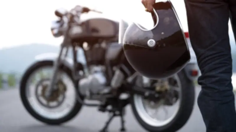 Incendio intencional en Manzanillo reduce a cenizas cinco motocicletas de trabajadores portuarios