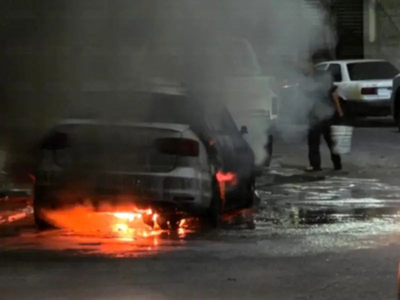 Incendios de vehículos en Guadalajara tras operativo contra el CJNG