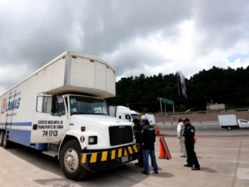 INEGI reporta desplome en ventas y producción de vehículos pesados en México