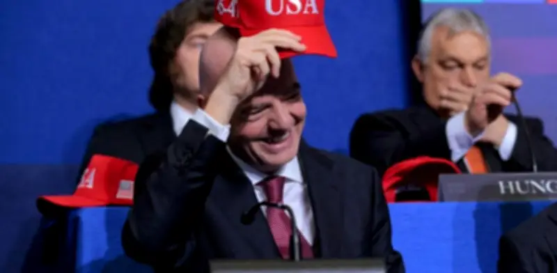 Infantino en la mira por gorra MAGA con Trump y dudas sobre neutralidad de la FIFA