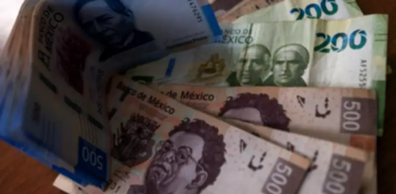 Invierte en CETES y obtén 3 mil pesos en seis meses con ahorro disciplinado