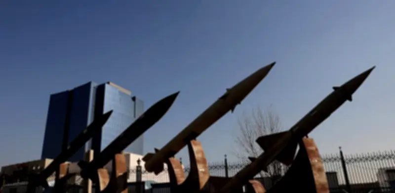 Irán y EE.UU. avanzan en negociaciones nucleares en Ginebra entre tensiones en Golfo Pérsico