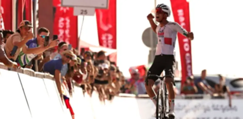 Isaac del Toro brilla en UAE Tour 2026: su equipo celebra 'un día perfecto'