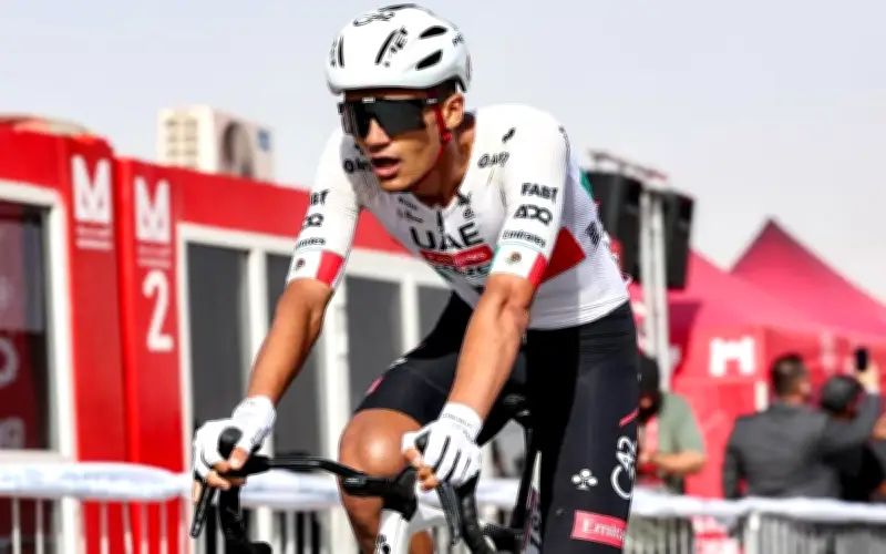 Isaac del Toro cae a décimo lugar en UAE Tour tras victoria de Evenepoel en contrarreloj