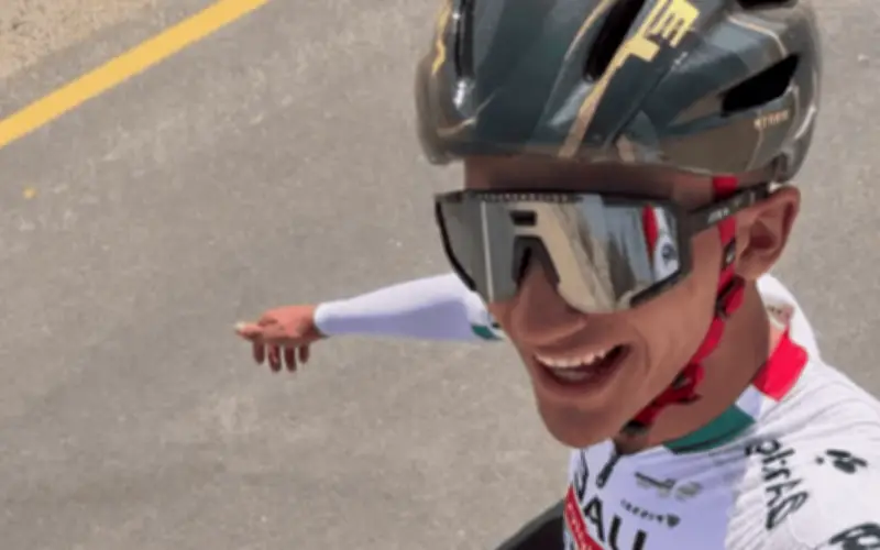 Isaac del Toro disputa etapa clave del UAE Tour: horario y dónde ver al ciclista mexicano