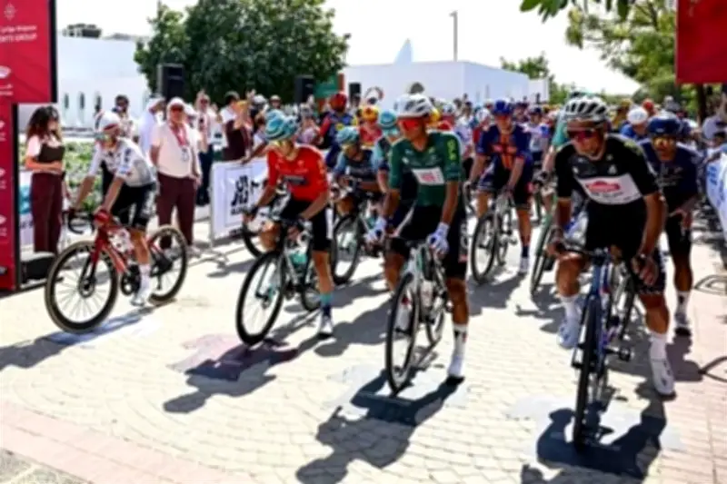 Isaac del Toro mantiene el segundo puesto en el Tour de los Emiratos Árabes Unidos