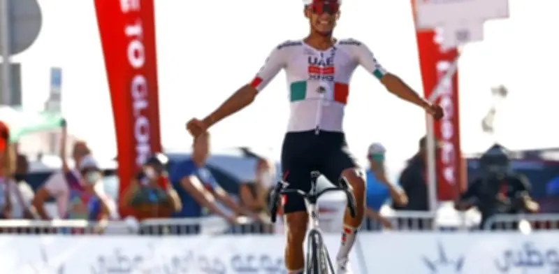Isaac del Toro se corona campeón del UAE Tour 2026 con dominio absoluto del UAE Team Emirates