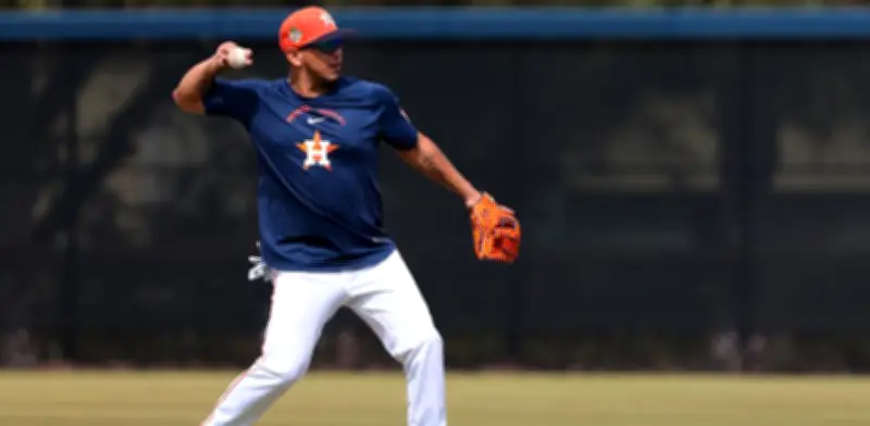 Isaac Paredes entrena con Astros ignorando rumores de cambio en la MLB