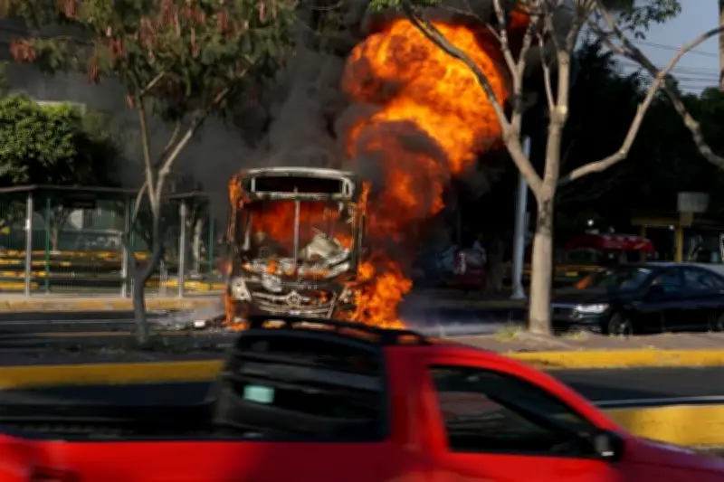 Jalisco en Código Rojo: Narcobloqueos Paralizan la Entidad