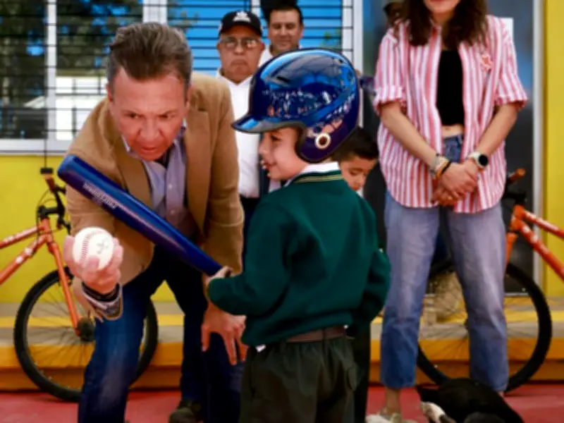 Jalisco entrega transporte y renueva escuela en Altos con inversión de 23 millones