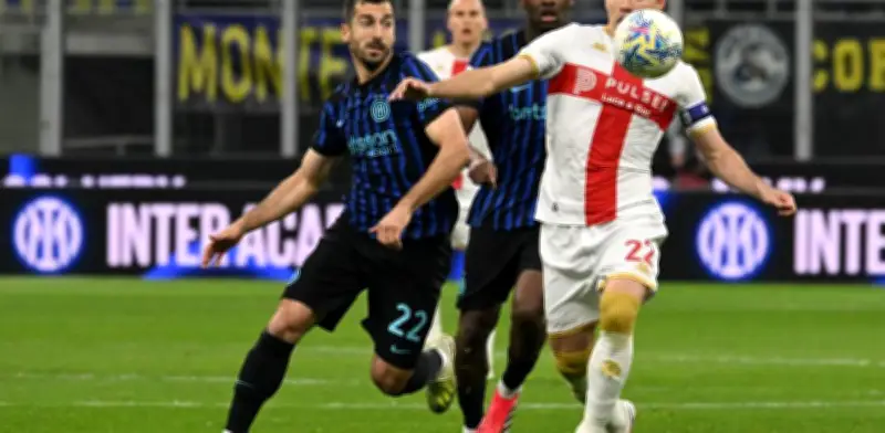 Johan Vásquez y Genoa caen ante Inter y se acercan al descenso en Serie A