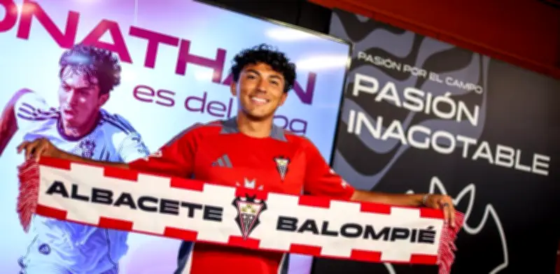 Jonathan Gómez mantiene contacto con México tras hazaña histórica ante Real Madrid