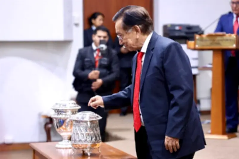 José Balcázar es elegido nuevo presidente de Perú en medio de tensión política