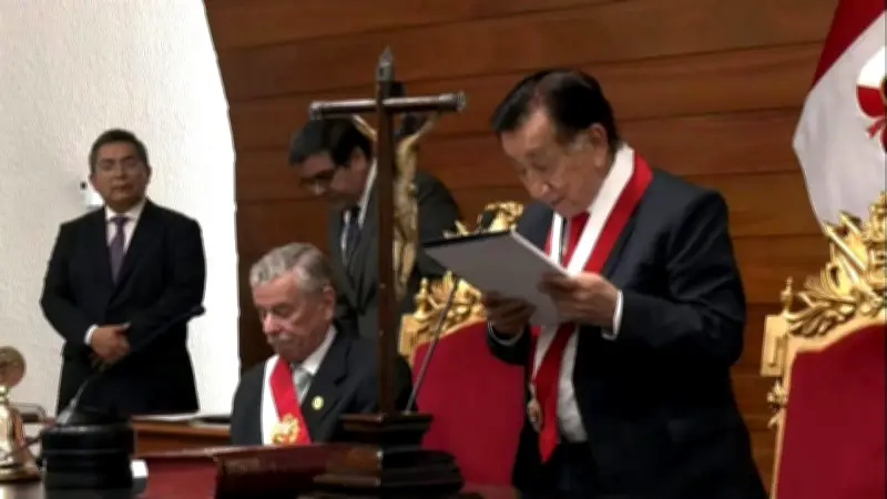 José María Balcázar Asume la Presidencia Interina de Perú Tras Crisis Política