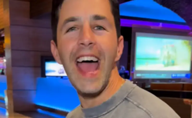 Josh Peck enfrenta críticas por burlarse de familia que intentaba salvar su casa de incendio