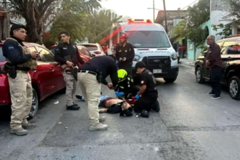 Joven recibe disparo durante pelea en la vía pública en Nuevo León