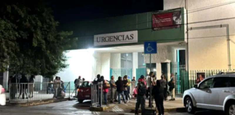 Joven trabajador sobrevive a impactante accidente con varilla en obra de Tláhuac