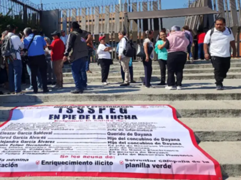 Jubilados de Guerrero protestan en Acapulco por retrasos en pago de pensiones