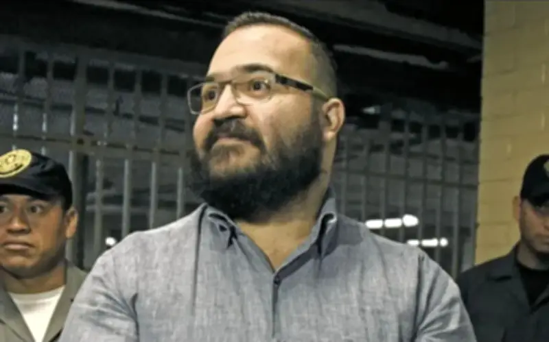 Juez vincula a proceso a Javier Duarte por presunto desvío de 5 millones de pesos