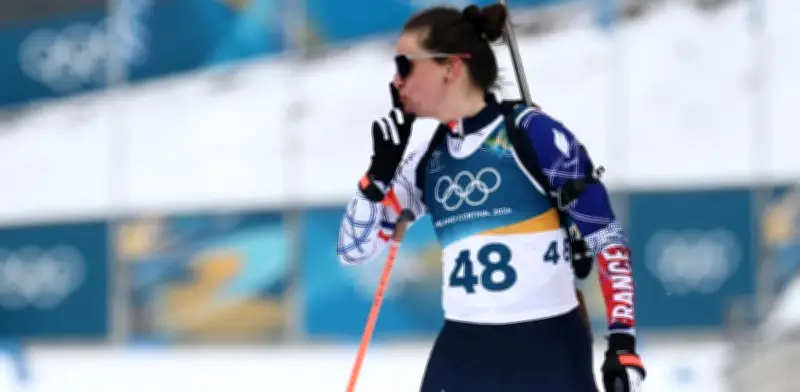 Julia Simon: Oro Olímpico y Condena por Fraude con Tarjeta de Crédito