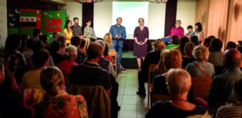 Julie Delpy critica la xenofobia en Francia con su sátira 'Vecinos bárbaros'