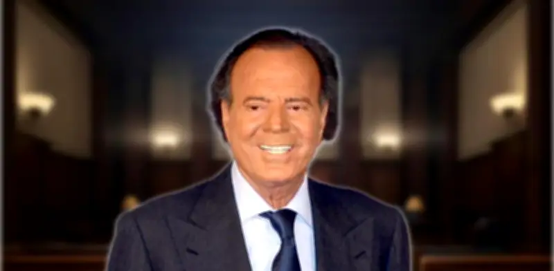 Julio Iglesias demanda a Yolanda Díaz por acusaciones de abuso sexual y esclavitud laboral