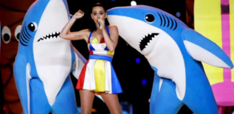 Katy Perry apoya a Bad Bunny antes del show de medio tiempo del Super Bowl