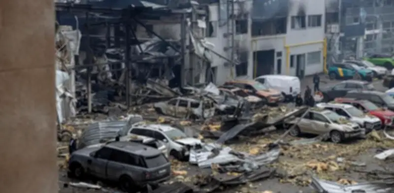 Kiev activa alerta aérea en cuarto aniversario de invasión rusa con explosiones