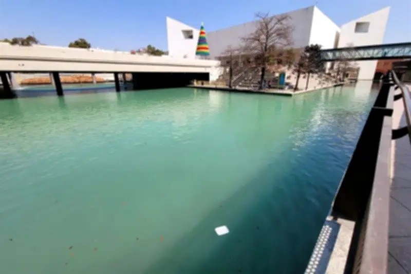 Laguna de Santa Lucía pierde su icónico color turquesa por contaminación