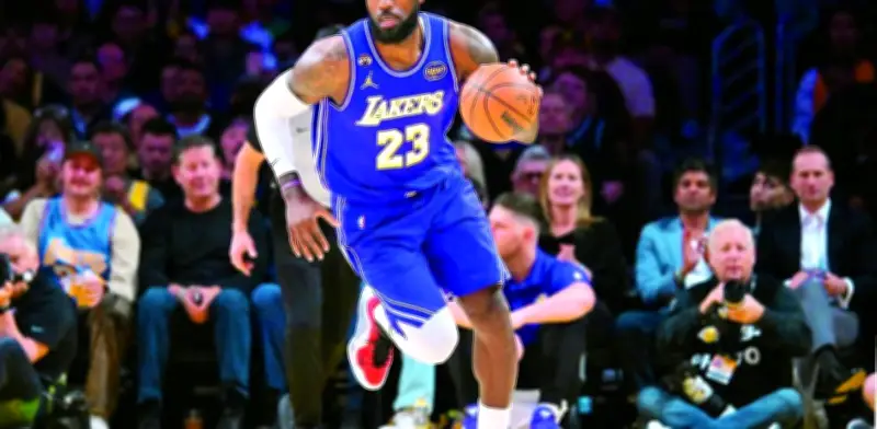 LeBron James, a los 41 años, establece récord histórico de triple doble en la NBA