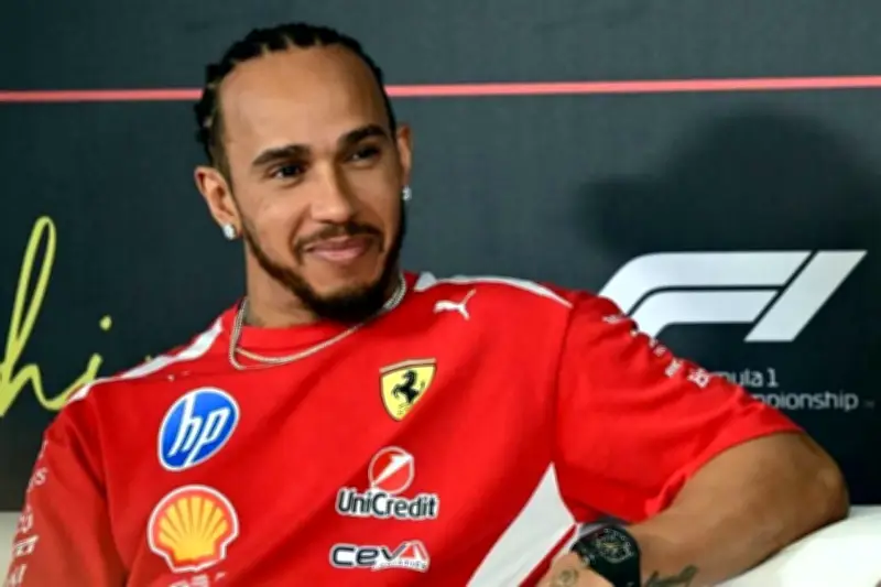 Lewis Hamilton ve oportunidad para competir en 2026 con Mercedes