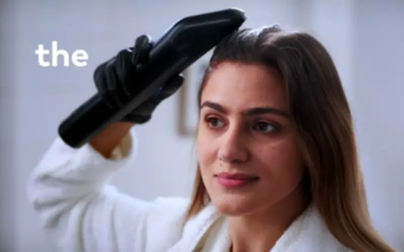L'Oreal lanza Colorsonic, un robot que pinta el cabello mientras lo peinas