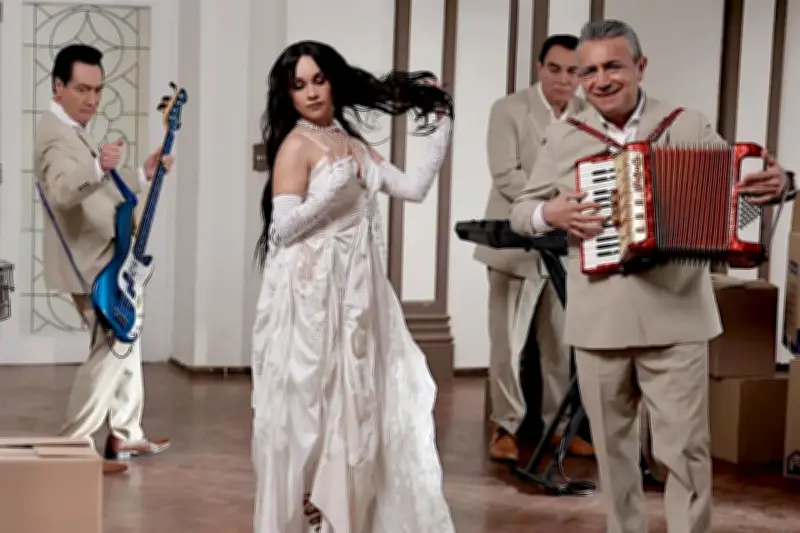 Los Ángeles Azules rescatan a Melissa de su nuevo trauma con cumbia y apoyo