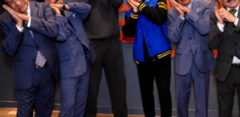 Los Tigres del Norte Conquistan a Stephen Curry en el Chase Center de la NBA