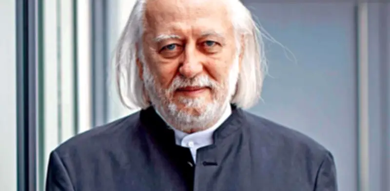 László Krasznahorkai, Nobel 2025, critica el poder y defiende el arte en Barcelona