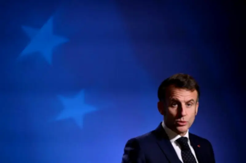 Macron llama a un 'despertar europeo' ante amenazas de EU y China