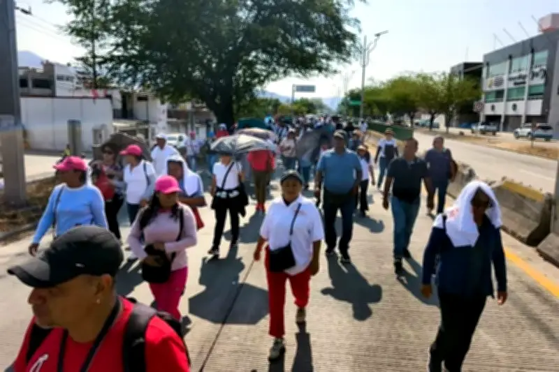 Maestros de Guerrero Marchan Exigiendo Bono de Despensa y Mejores Condiciones Laborales