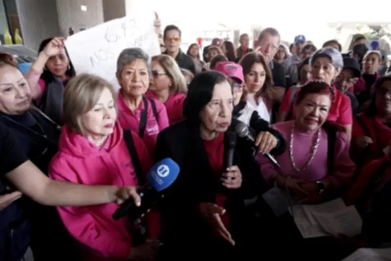 Maestros de Nuevo León Exigen Recursos Federales para Saldar Deuda Salarial